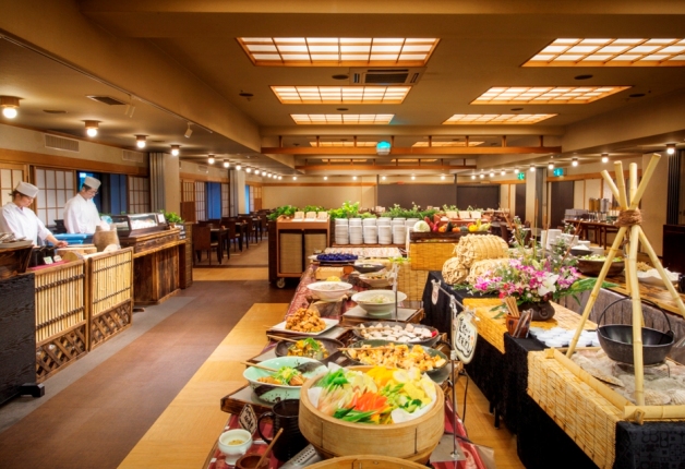 長野県軽井沢のリゾートホテルで時給1,050円、レストランサービスの