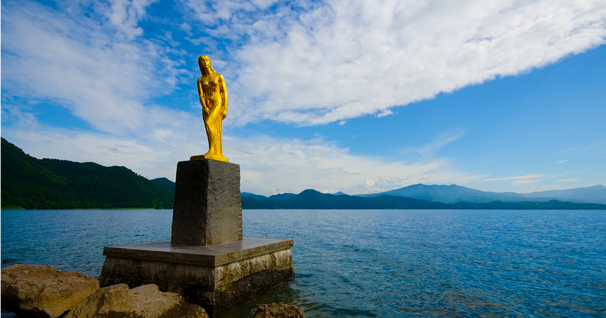 田沢湖のたつこ像